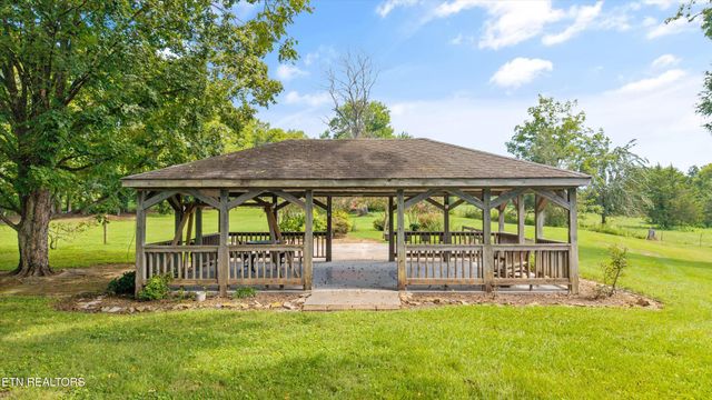 307 N Burn Rd, Niota, TN 37826