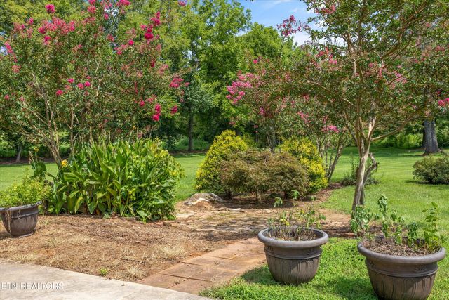 307 N Burn Rd, Niota, TN 37826