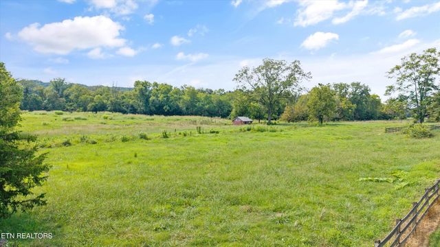 307 N Burn Rd, Niota, TN 37826