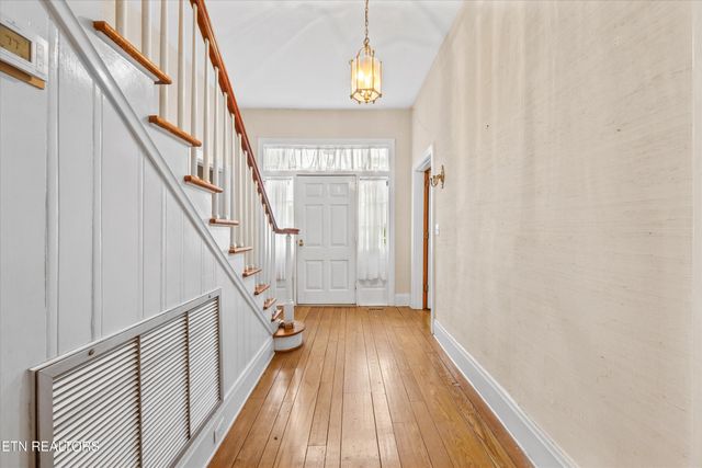 307 N Burn Rd, Niota, TN 37826