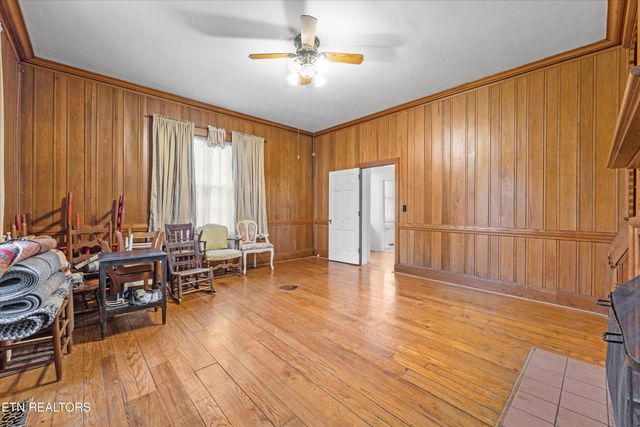 307 N Burn Rd, Niota, TN 37826