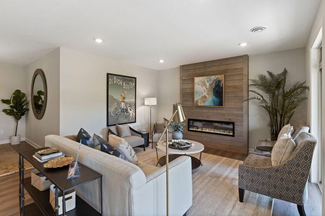 1958 Woods Point, Waconia, MN 55387