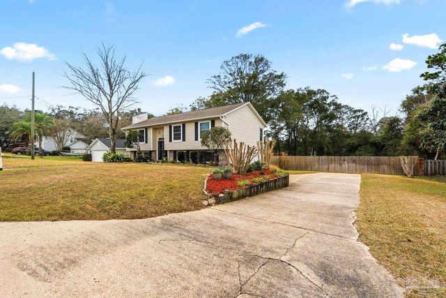 8089 Baywind Cir, Pensacola, FL 32514