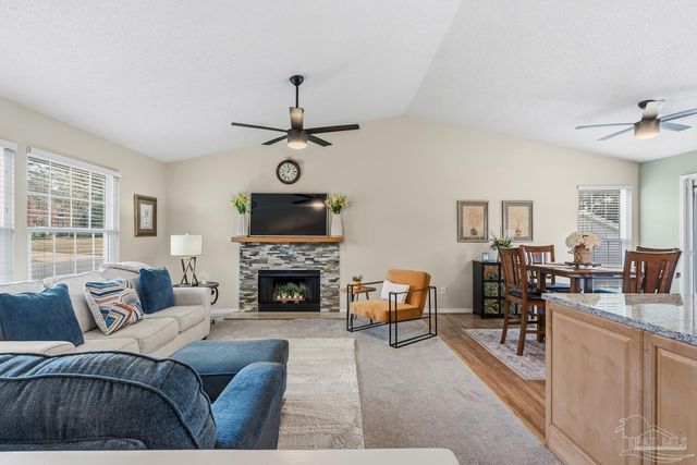 8089 Baywind Cir, Pensacola, FL 32514