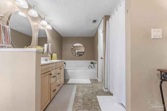 8089 Baywind Cir, Pensacola, FL 32514