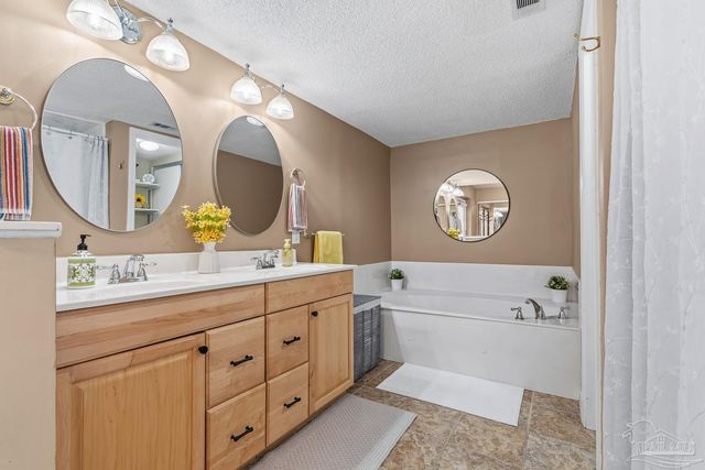 8089 Baywind Cir, Pensacola, FL 32514