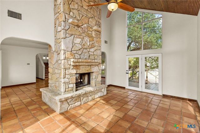 1815 Lakeside Drive, Canyon Lake, TX 78133