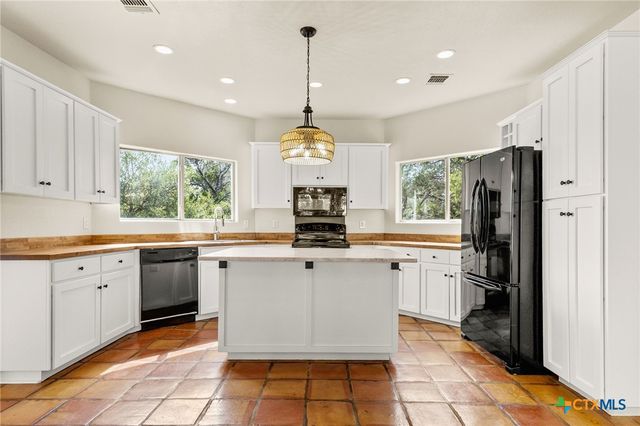 1815 Lakeside Drive, Canyon Lake, TX 78133