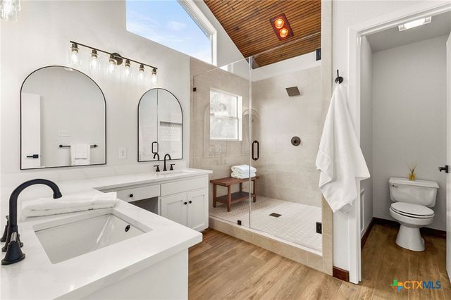 1815 Lakeside Drive, Canyon Lake, TX 78133