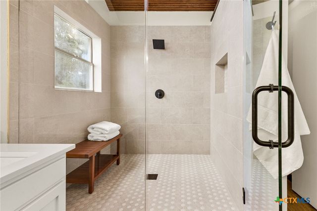 1815 Lakeside Drive, Canyon Lake, TX 78133