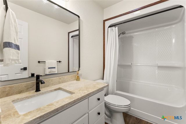 1815 Lakeside Drive, Canyon Lake, TX 78133