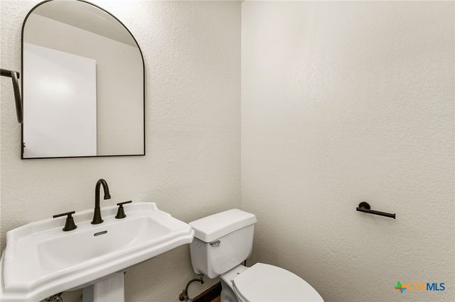 1815 Lakeside Drive, Canyon Lake, TX 78133