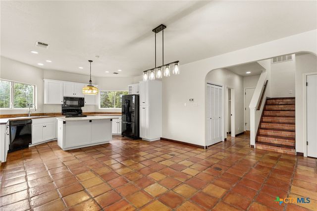 1815 Lakeside Drive, Canyon Lake, TX 78133