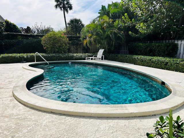 162 Beacon Lane, Jupiter Inlet Colony, FL 33469