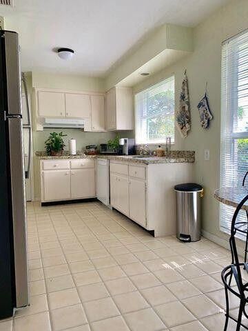 162 Beacon Lane, Jupiter Inlet Colony, FL 33469