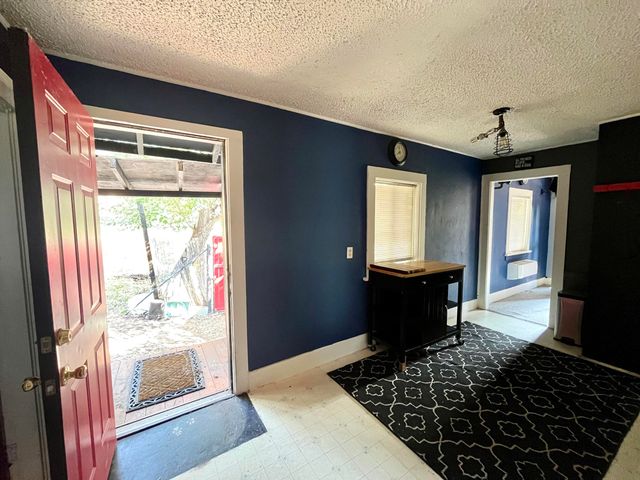 1418 Johnson Avenue, Klamath Falls, OR 97601
