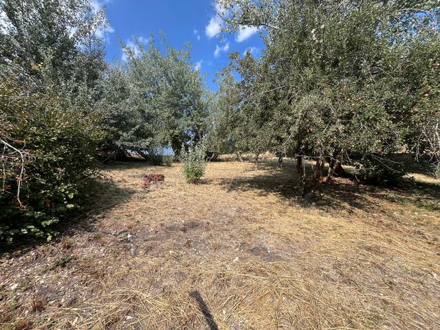 1418 Johnson Avenue, Klamath Falls, OR 97601