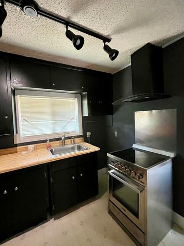 1418 Johnson Avenue, Klamath Falls, OR 97601