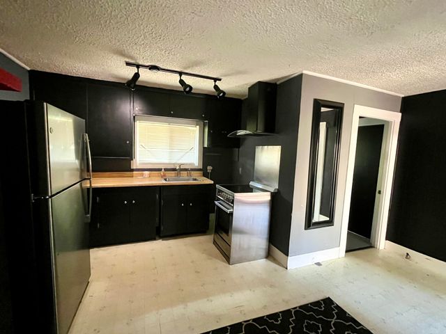 1418 Johnson Avenue, Klamath Falls, OR 97601