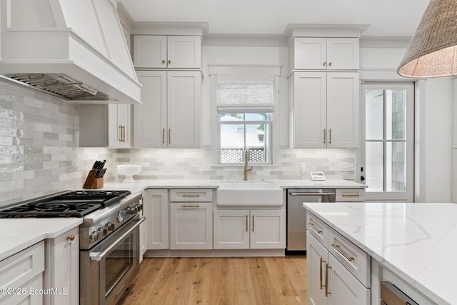 4202 1st Street, St. Simons Island, GA 31522
