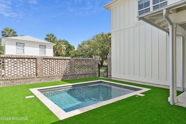 4202 1st Street, St. Simons Island, GA 31522