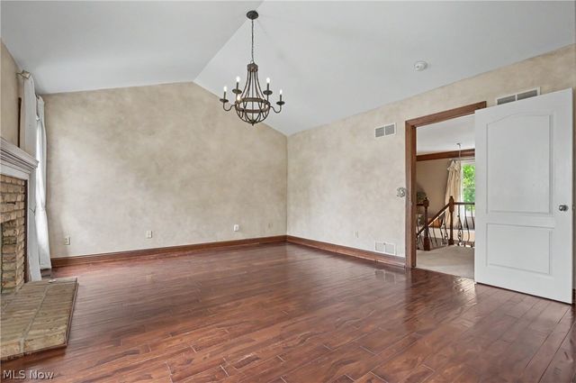 5671 Brownstone Circle NW, Canton, OH 44718