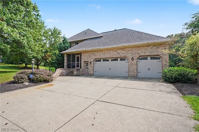 5671 Brownstone Circle NW, Canton, OH 44718