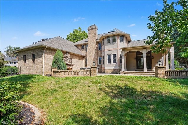 5671 Brownstone Circle NW, Canton, OH 44718