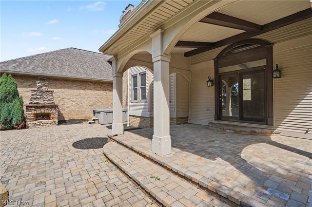 5671 Brownstone Circle NW, Canton, OH 44718