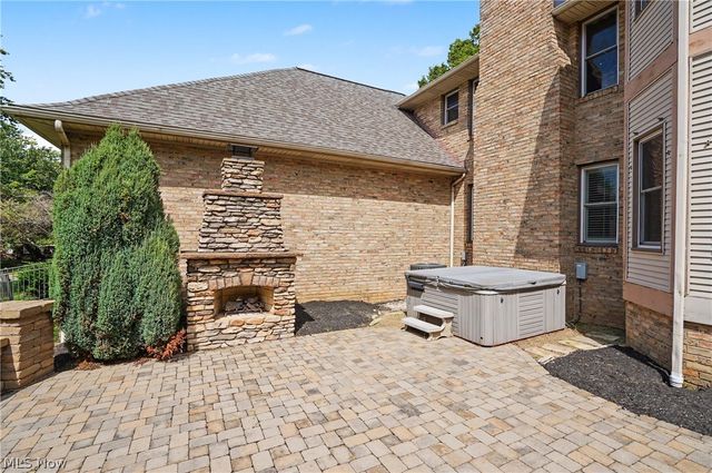 5671 Brownstone Circle NW, Canton, OH 44718