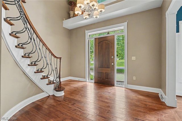 5671 Brownstone Circle NW, Canton, OH 44718