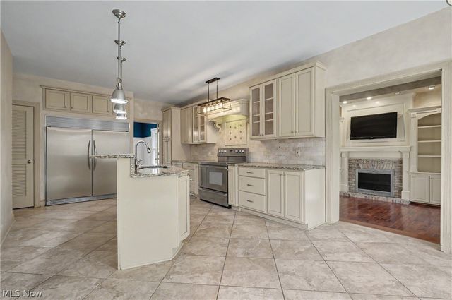 5671 Brownstone Circle NW, Canton, OH 44718