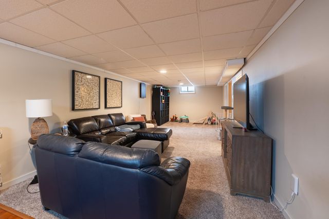 7267 Cleve Avenue E, Inver Grove Heights, MN 55076