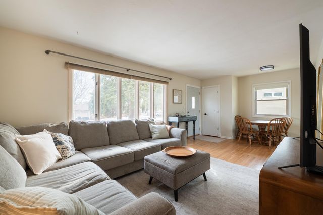 7267 Cleve Avenue E, Inver Grove Heights, MN 55076