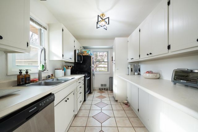 7267 Cleve Avenue E, Inver Grove Heights, MN 55076