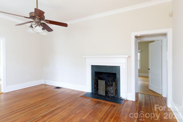 224 W 4th Avenue, Gastonia, NC 28052