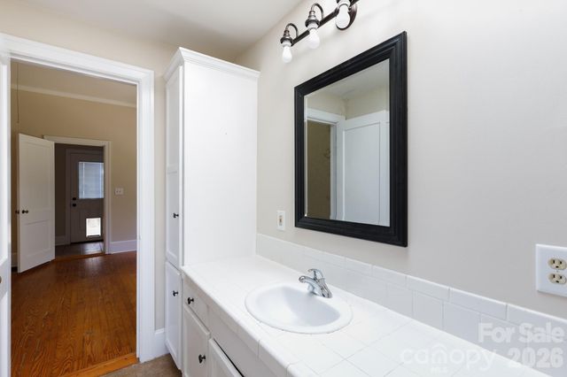 224 W 4th Avenue, Gastonia, NC 28052