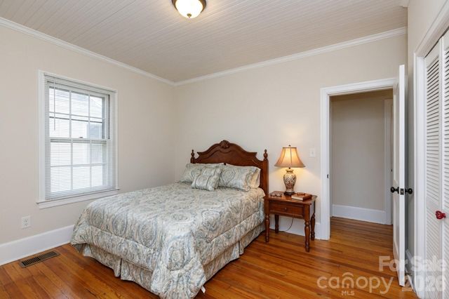 224 W 4th Avenue, Gastonia, NC 28052