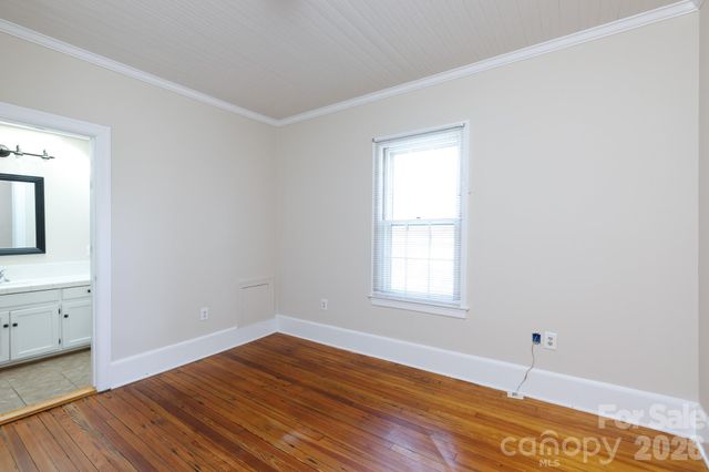224 W 4th Avenue, Gastonia, NC 28052