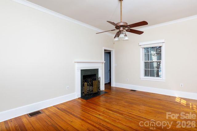 224 W 4th Avenue, Gastonia, NC 28052