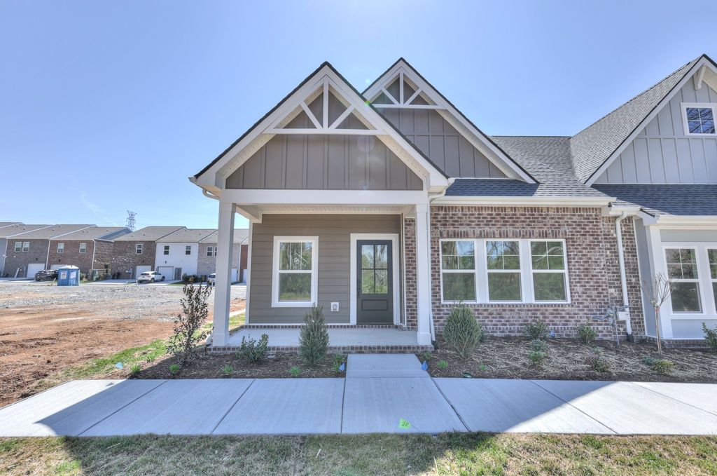 736 Coburg Street, Gallatin, TN 37066