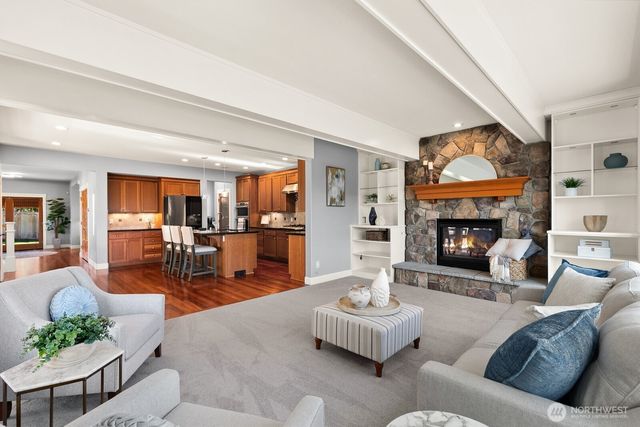 21804 Quiet Water Loop, Lake Tapps, WA 98391