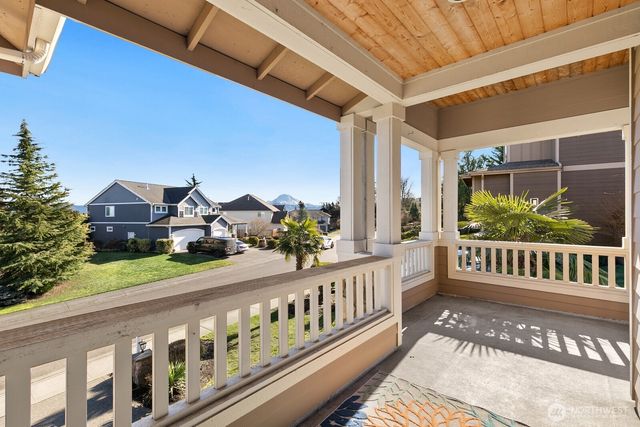 21804 Quiet Water Loop, Lake Tapps, WA 98391