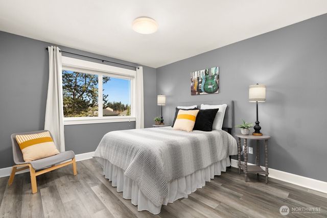 21804 Quiet Water Loop, Lake Tapps, WA 98391