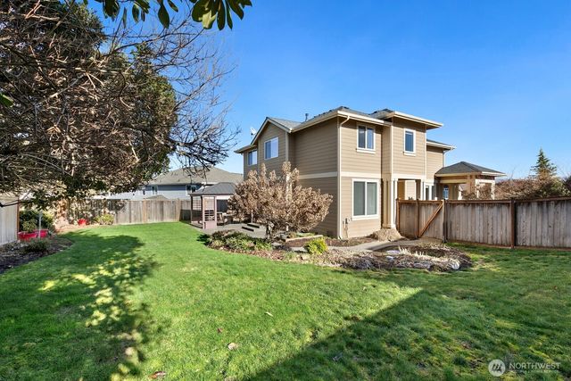 21804 Quiet Water Loop, Lake Tapps, WA 98391