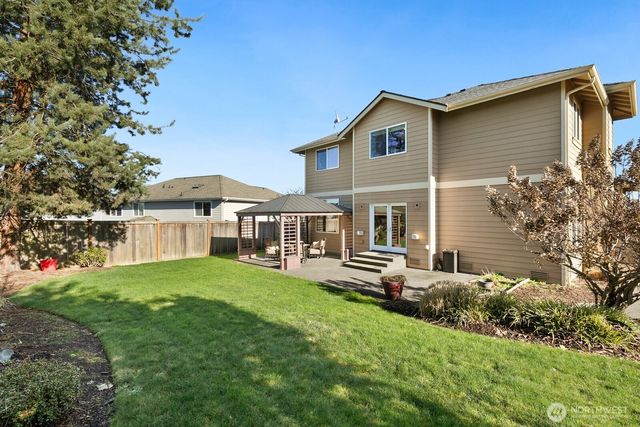 21804 Quiet Water Loop, Lake Tapps, WA 98391