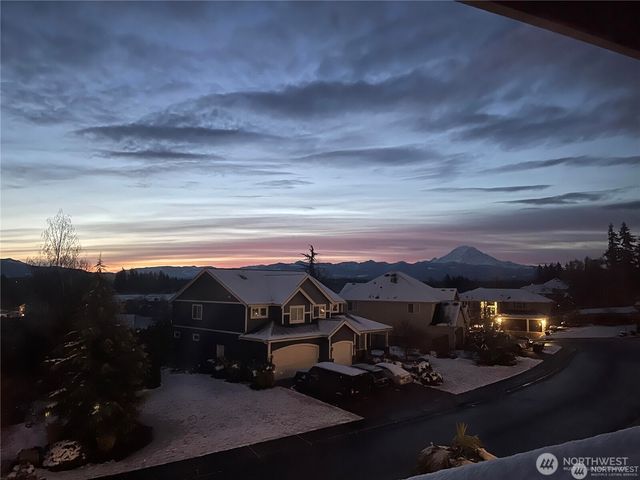 21804 Quiet Water Loop, Lake Tapps, WA 98391