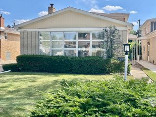 4825 W Sherwin Avenue, Lincolnwood, IL 60712