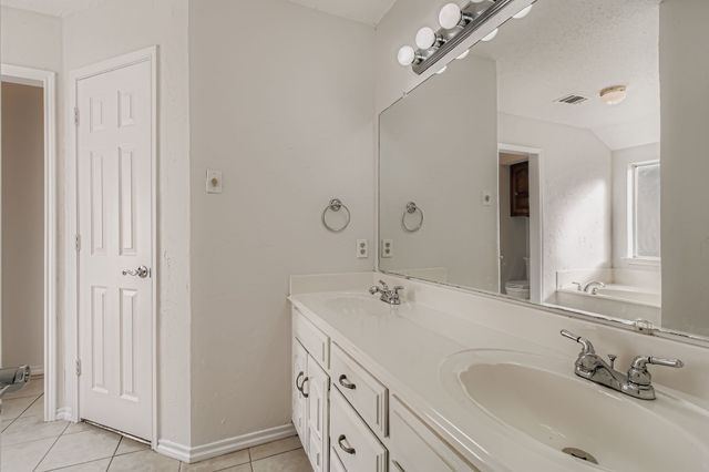 305 Bryan Place, Cedar Hill, TX 75104