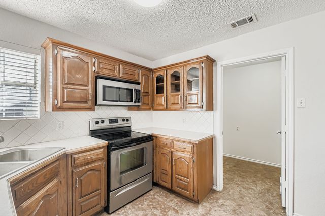 305 Bryan Place, Cedar Hill, TX 75104